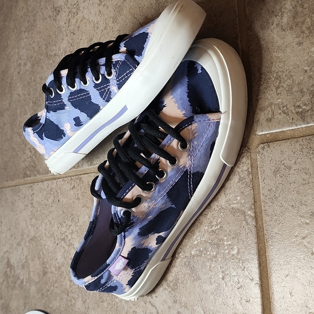 Rocket Dog canvas sneakers